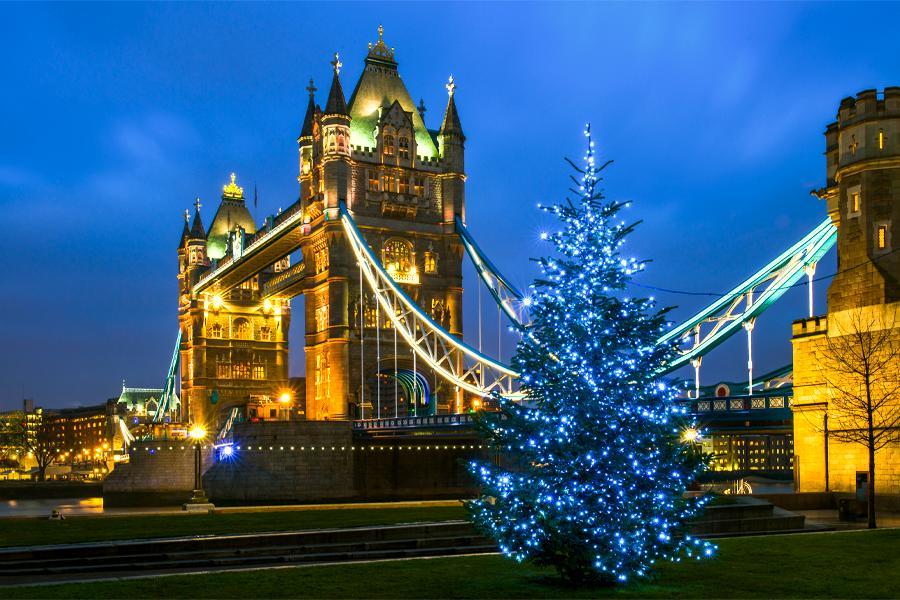 Christmas Charm in England: London, Bath & York